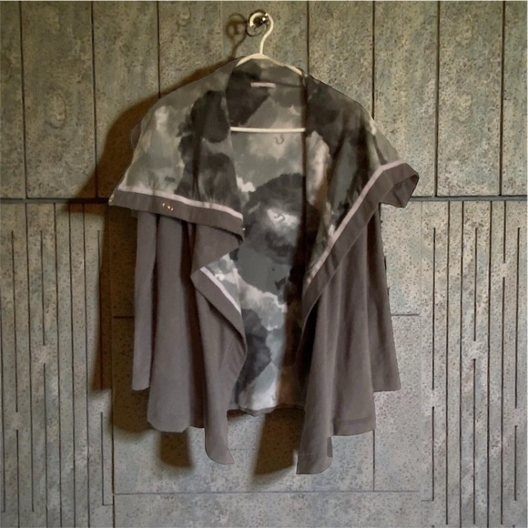 Lululemon Women's Gray Cloud Print Savasana Wrap Small Minimalist Modern Uniform - Picture 3 of 5